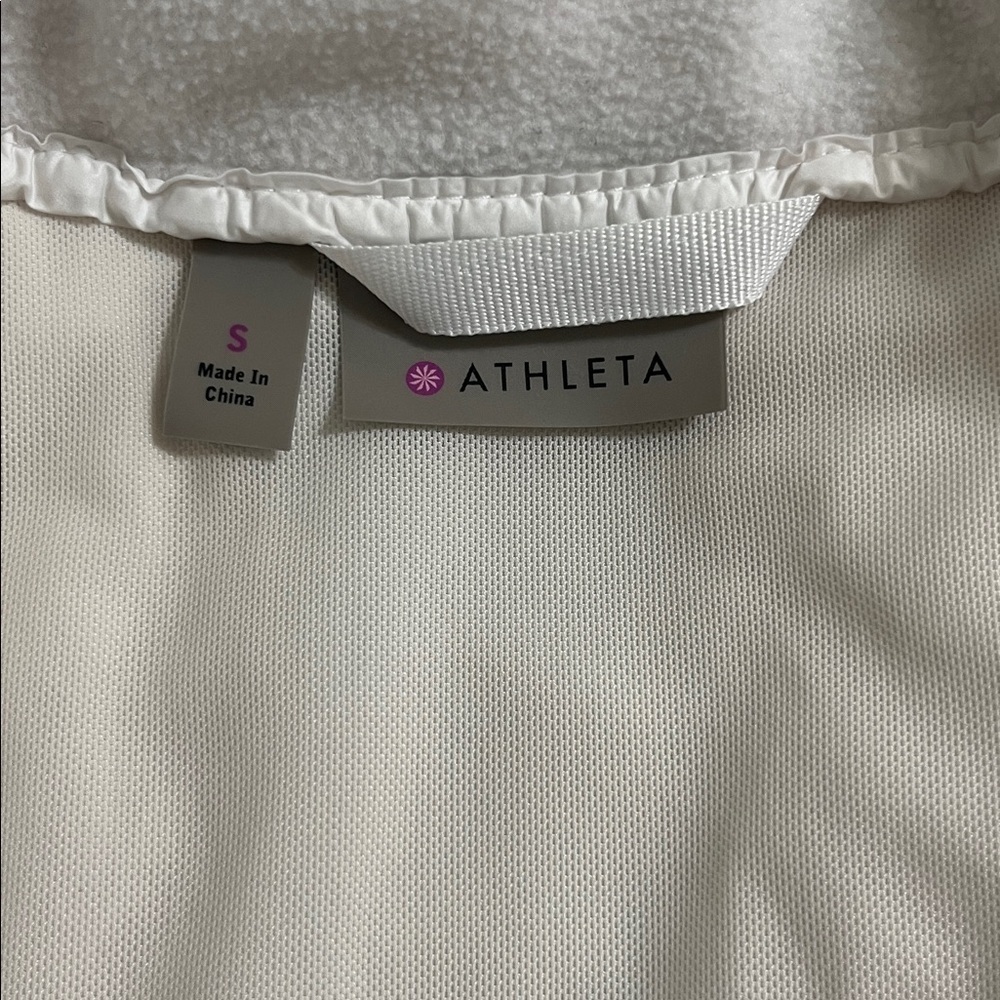 Athleta Women's white Quilted Vest - Picture 4 of 9